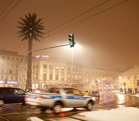 Chmielna 5 Rooms & Apartments Hostel *