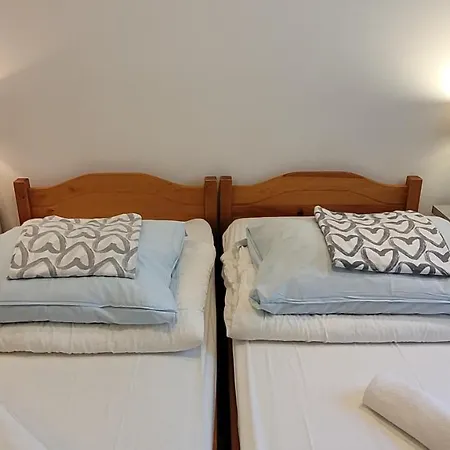 Chmielna 5 Rooms & Apartments