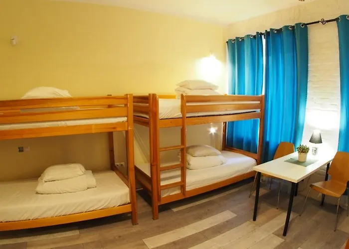 Chmielna 5 & * Varşova