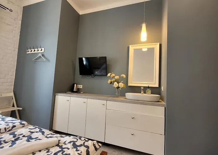 Chmielna 5 & * Varşova