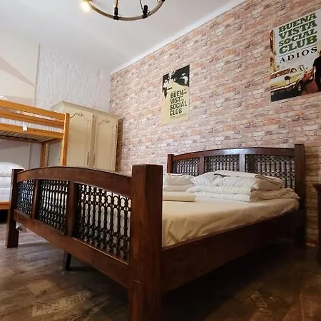 Chmielna 5 Rooms & Apartments * Warsaw