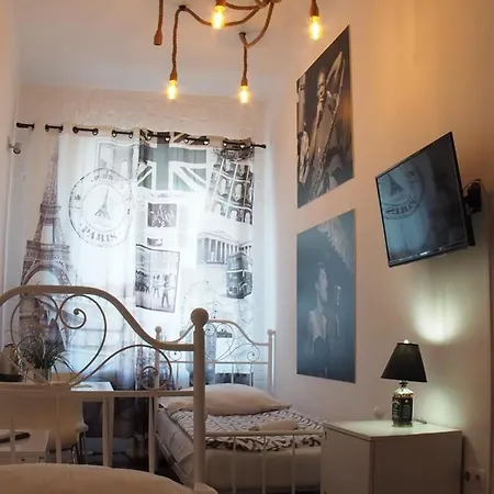 Chmielna 5 Rooms & Apartments Warsaw