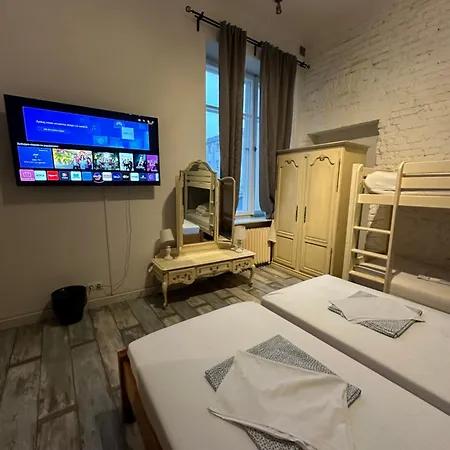 Chmielna 5 Rooms & Apartments Hostel