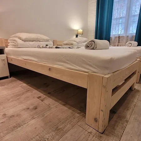 Hostel Chmielna 5 Rooms & Apartments *