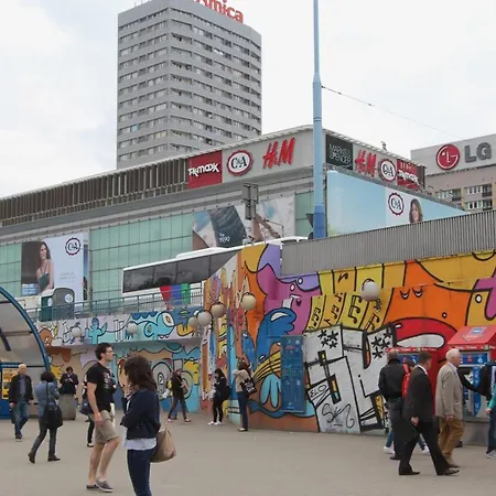 Chmielna 5 & Albergue