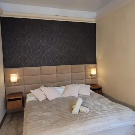 Chmielna 5 Rooms & Apartments Warsaw
