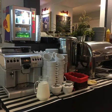 Vandrarhem Chmielna 5 & *