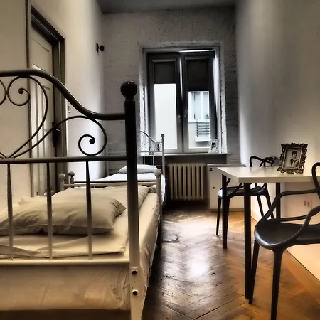 Chmielna 5 Rooms & Apartments Hostel