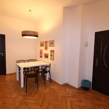 Chmielna 5 & Vandrarhem Warszawa