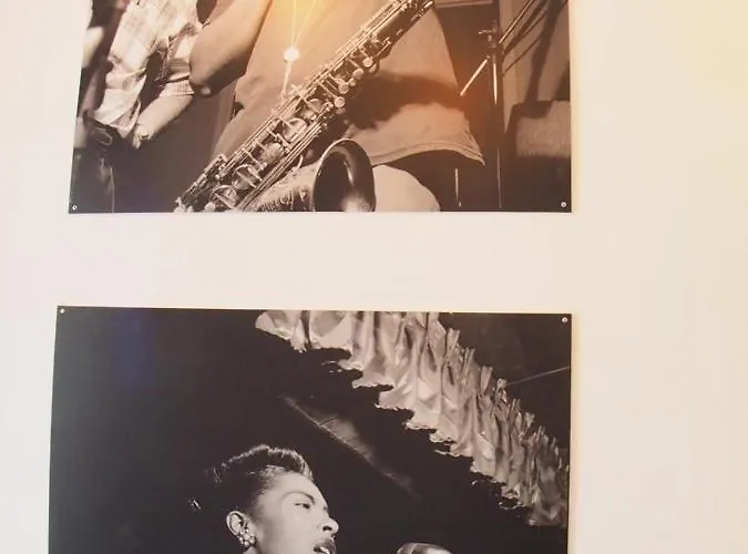 بيت شباب Chmielna 5 & *