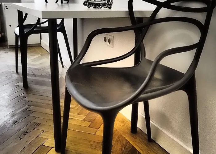 Chmielna 5 & بيت شباب وارسو