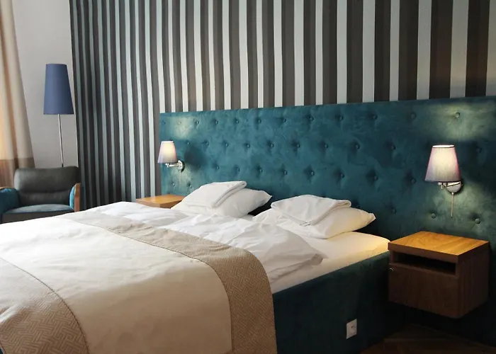 Chmielna 5 & بيت شباب