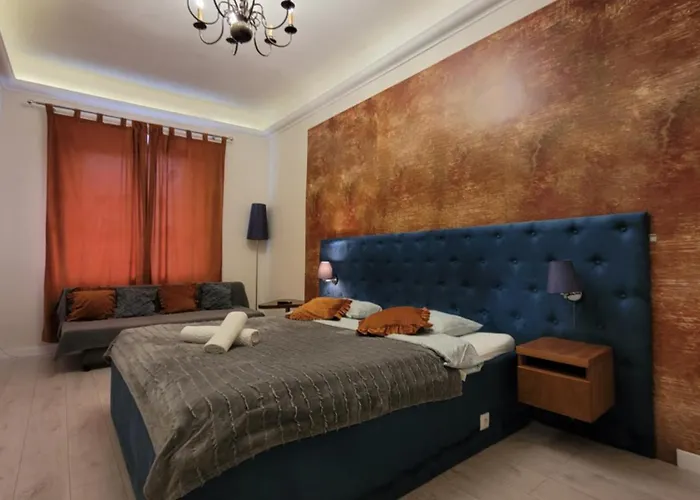 Chmielna 5 & بيت شباب