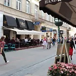 Chmielna 5 & Vandrerhjem *
