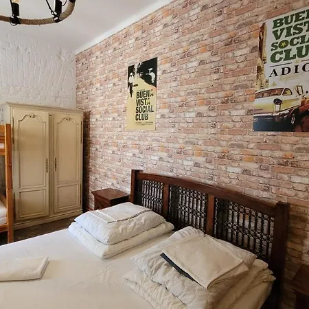 Hostel Chmielna 5 & *