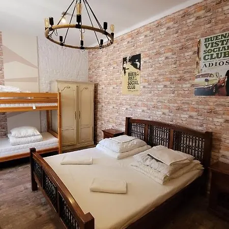 Chmielna 5 & Warschau