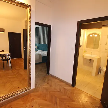 Chmielna 5 & * Warschau