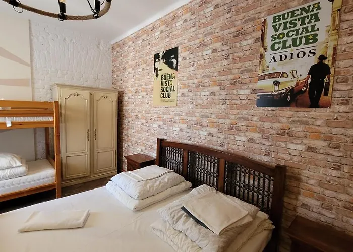 Hostel Chmielna 5 & *